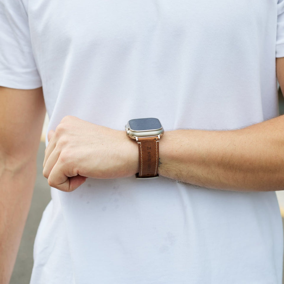 Universal Vintage Leather Band – 20 - 26mm for Apple Watch & Traditional Watches – Italian Cowhide - Wear with style