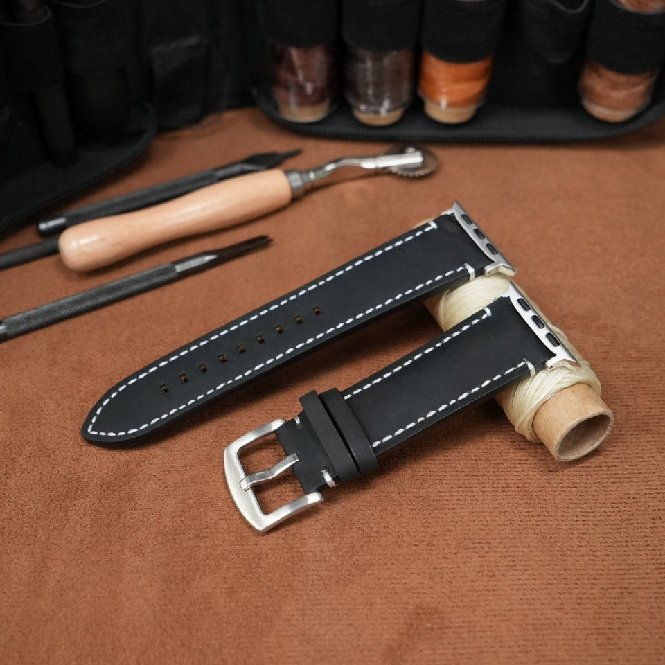 Universal Vintage Leather Band – 20 - 26mm for Apple Watch & Traditional Watches – Italian Cowhide - Wear with style