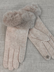 Up North Gloves - Wear with style