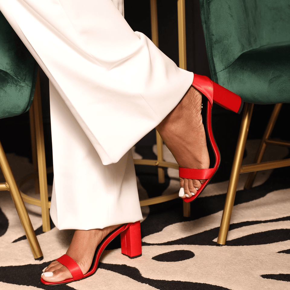 Zoe Sandals Red - Wear with style
